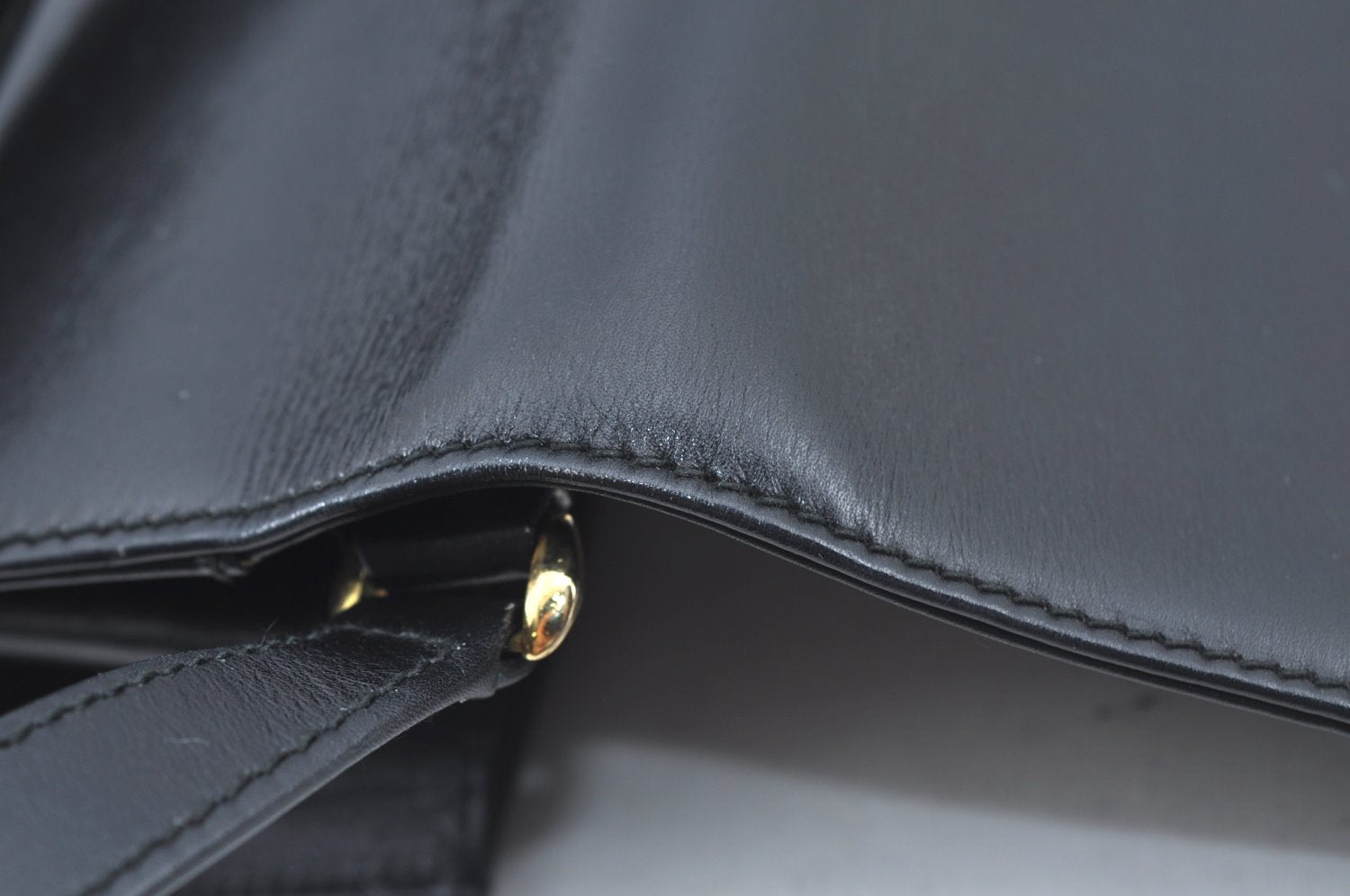 Authentic GUCCI Shoulder Cross Body Bag Purse Leather Black L0421