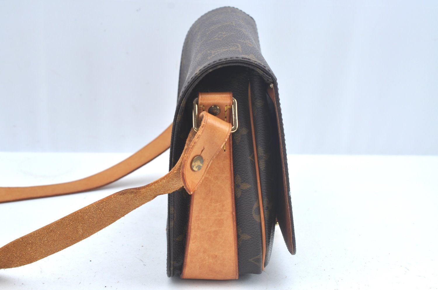 Authentic Louis Vuitton Monogram Cartouchiere MM M51253 Shoulder Cross Bag L0423