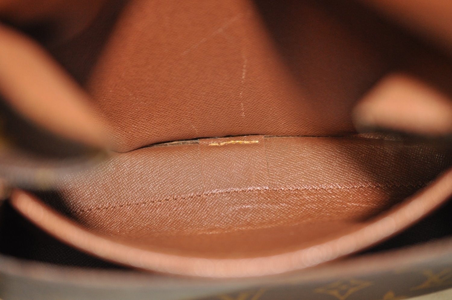 Authentic Louis Vuitton Monogram Cartouchiere MM M51253 Shoulder Cross Bag L0423