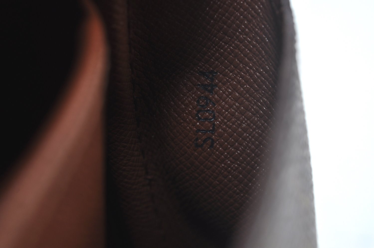 Authentic Louis Vuitton Monogram Cartouchiere MM M51253 Shoulder Cross Bag L0423