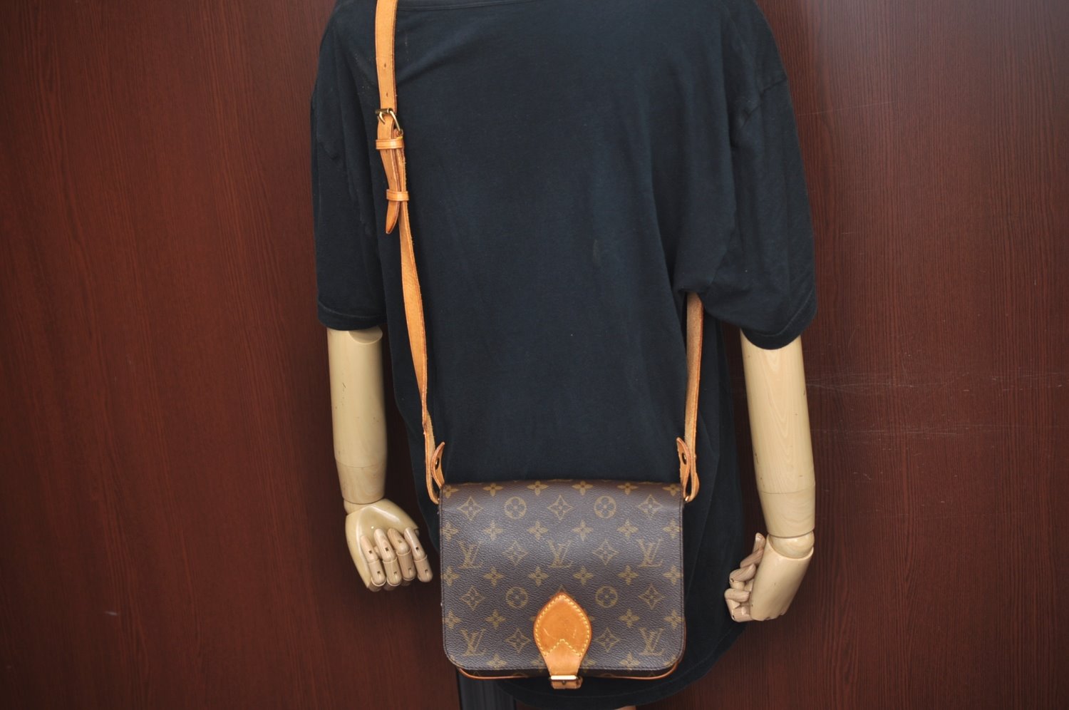 Authentic Louis Vuitton Monogram Cartouchiere MM M51253 Shoulder Cross Bag L0423