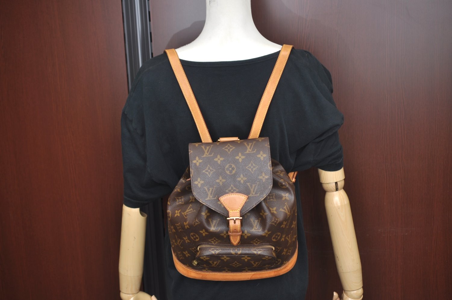 Authentic Louis Vuitton Monogram Montsouris MM Backpack M51136 LV L0424