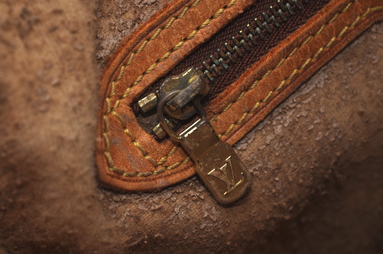 Authentic Louis Vuitton Monogram Bucket PM Shoulder Tote Bag M42238 Junk L0427