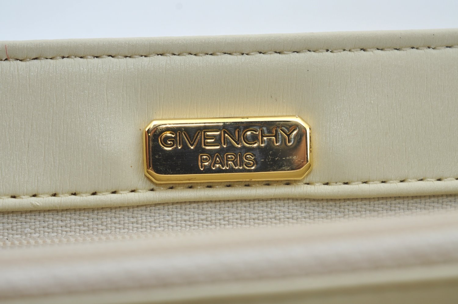 Authentic GIVENCHY Leather Shoulder Cross Body Bag Purse White L0430