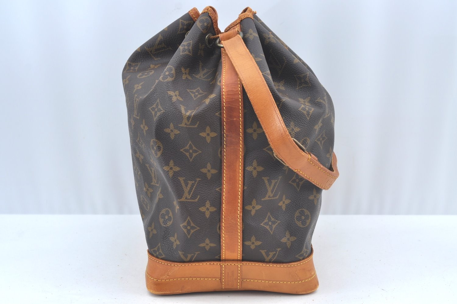 Authentic Louis Vuitton Monogram Noe Shoulder Drawstring Bag M42224 LV L0432