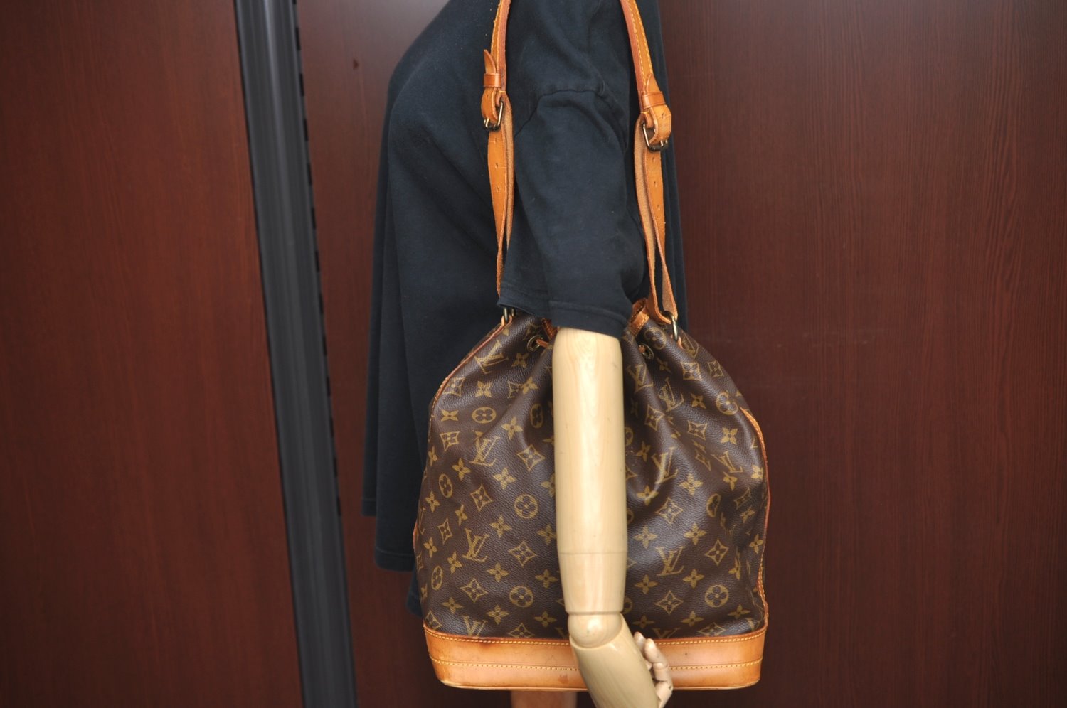 Authentic Louis Vuitton Monogram Noe Shoulder Drawstring Bag M42224 LV L0432