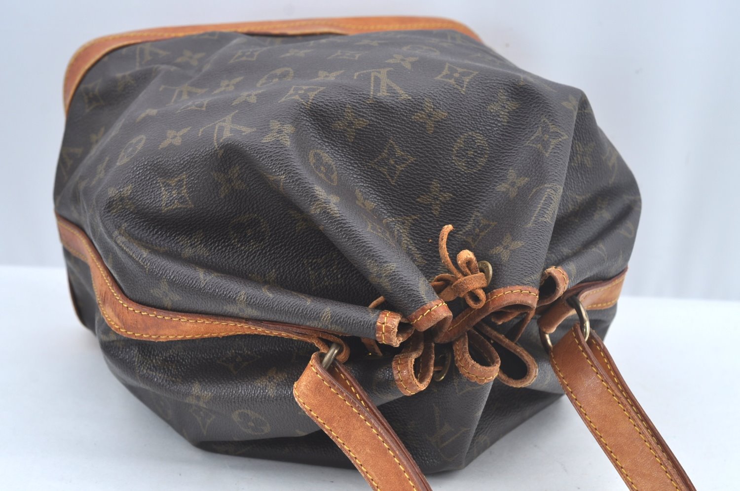 Authentic Louis Vuitton Monogram Noe Shoulder Drawstring Bag M42224 LV L0435