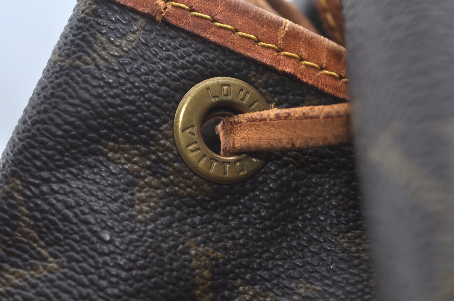 Authentic Louis Vuitton Monogram Noe Shoulder Drawstring Bag M42224 LV L0435