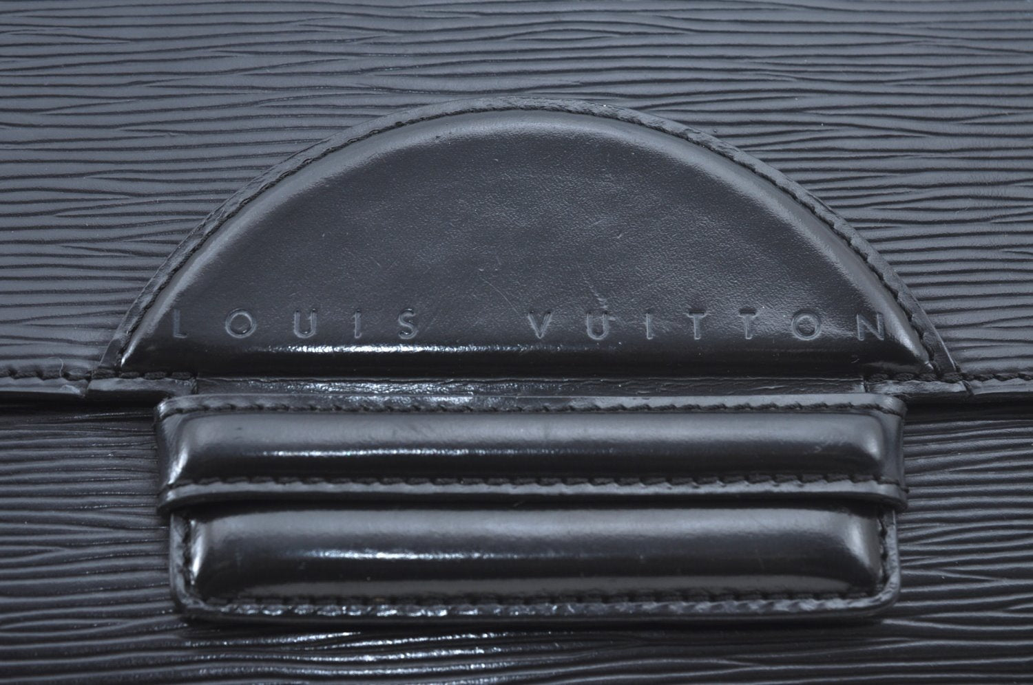 Authentic Louis Vuitton Epi Chaillot Clutch Hand Bag Purse Black M52532 LV L0441