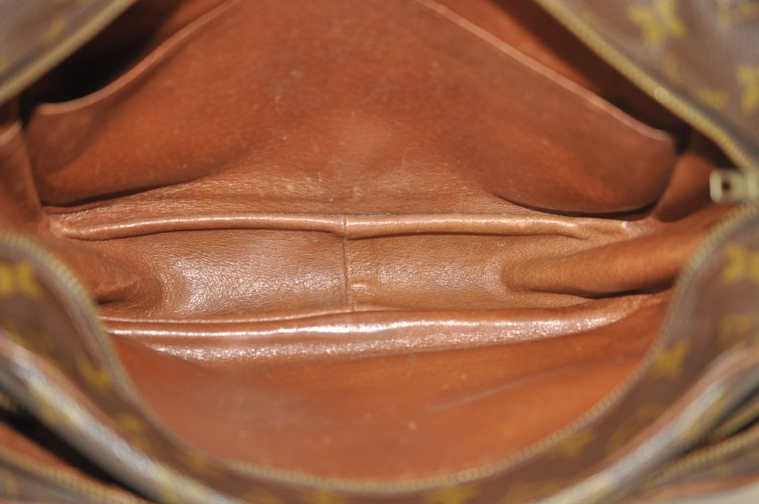 Authentic Louis Vuitton Monogram Nile Shoulder Cross Body Bag Old Model LV L0454