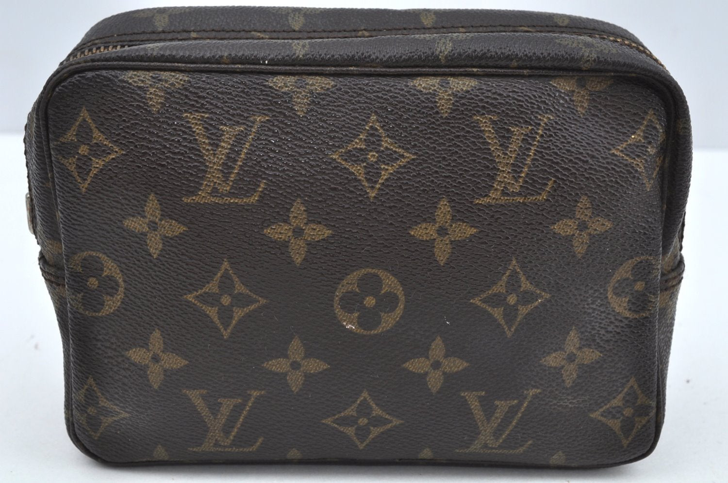 Auth Louis Vuitton Monogram Trousse Toilette 18 Clutch Hand Bag LV Junk L0455