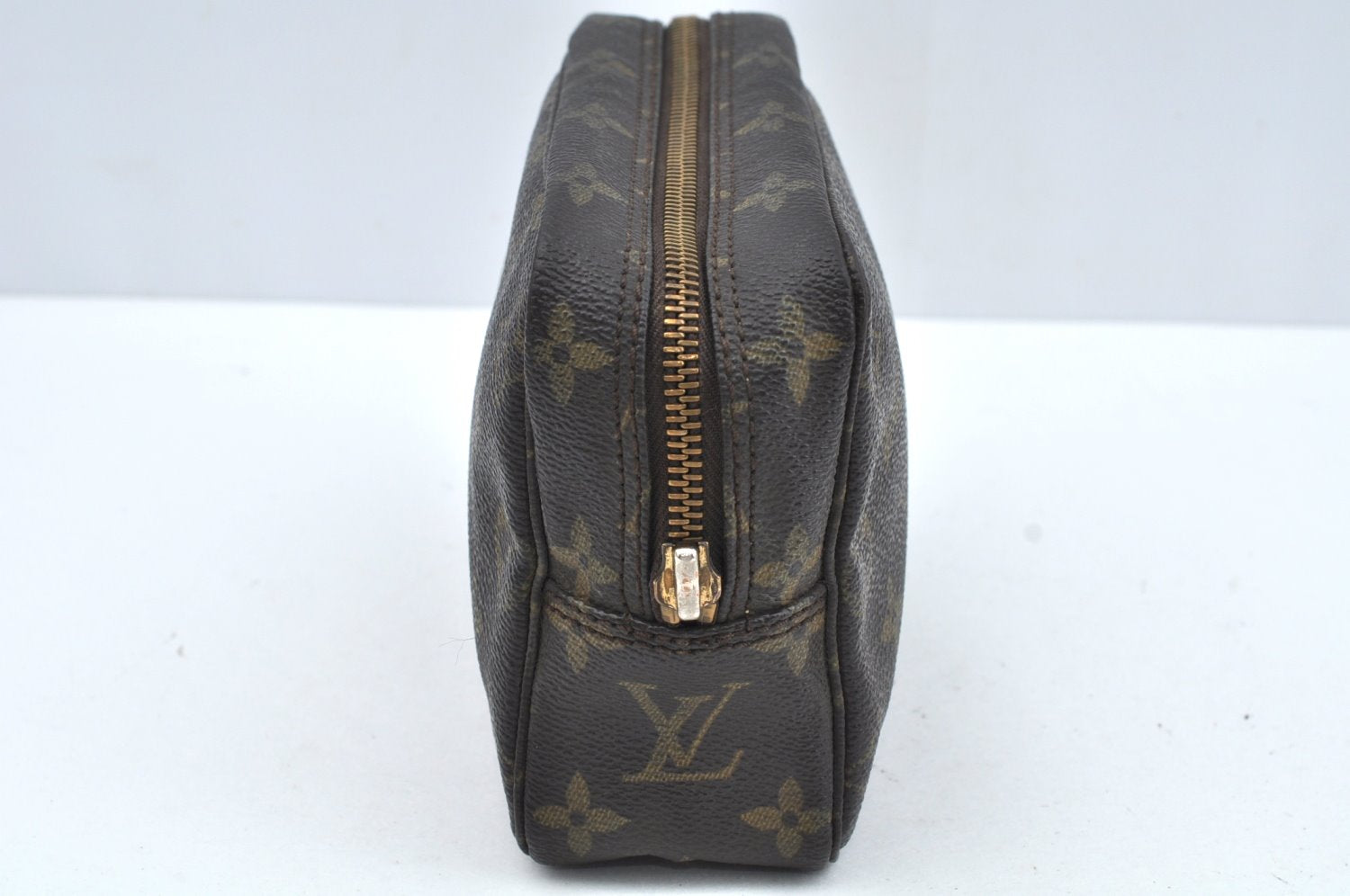 Auth Louis Vuitton Monogram Trousse Toilette 18 Clutch Hand Bag LV Junk L0455