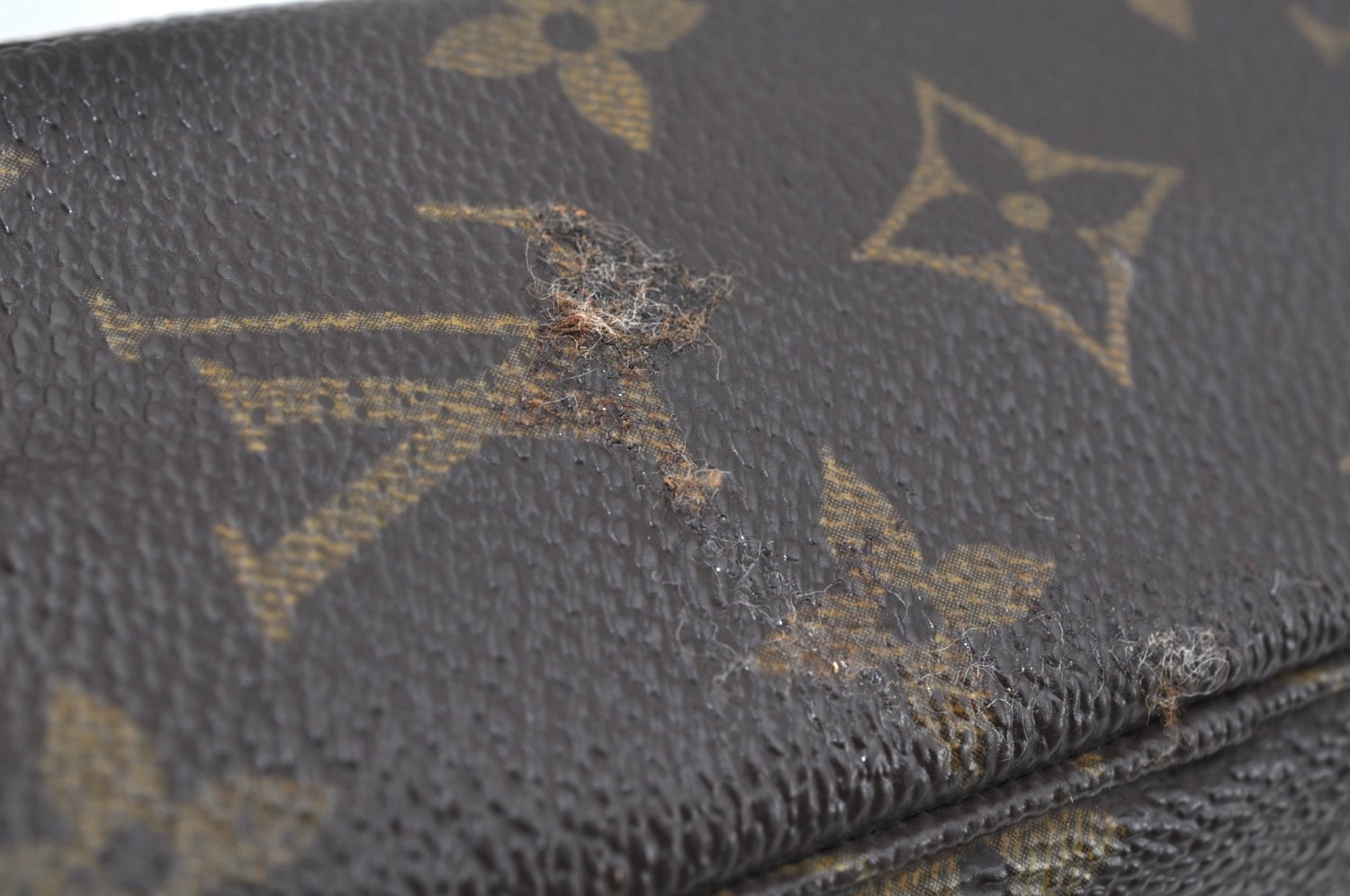 Auth Louis Vuitton Monogram Trousse Toilette 18 Clutch Hand Bag LV Junk L0455