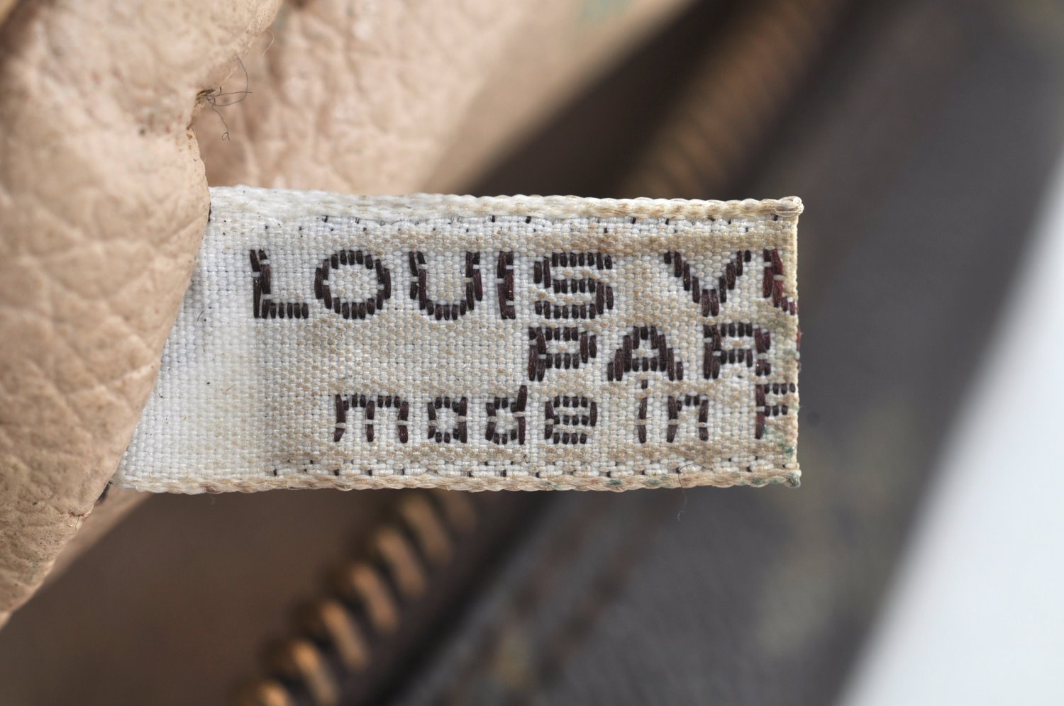 Auth Louis Vuitton Monogram Trousse Toilette 18 Clutch Hand Bag LV Junk L0455