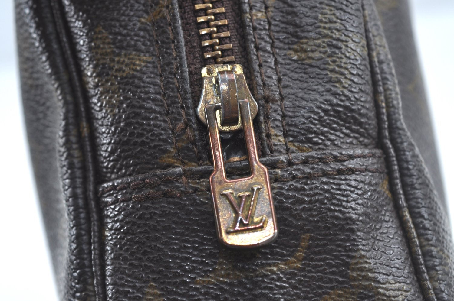 Auth Louis Vuitton Monogram Trousse Toilette 23 Clutch Hand Bag M47524 LV L0456