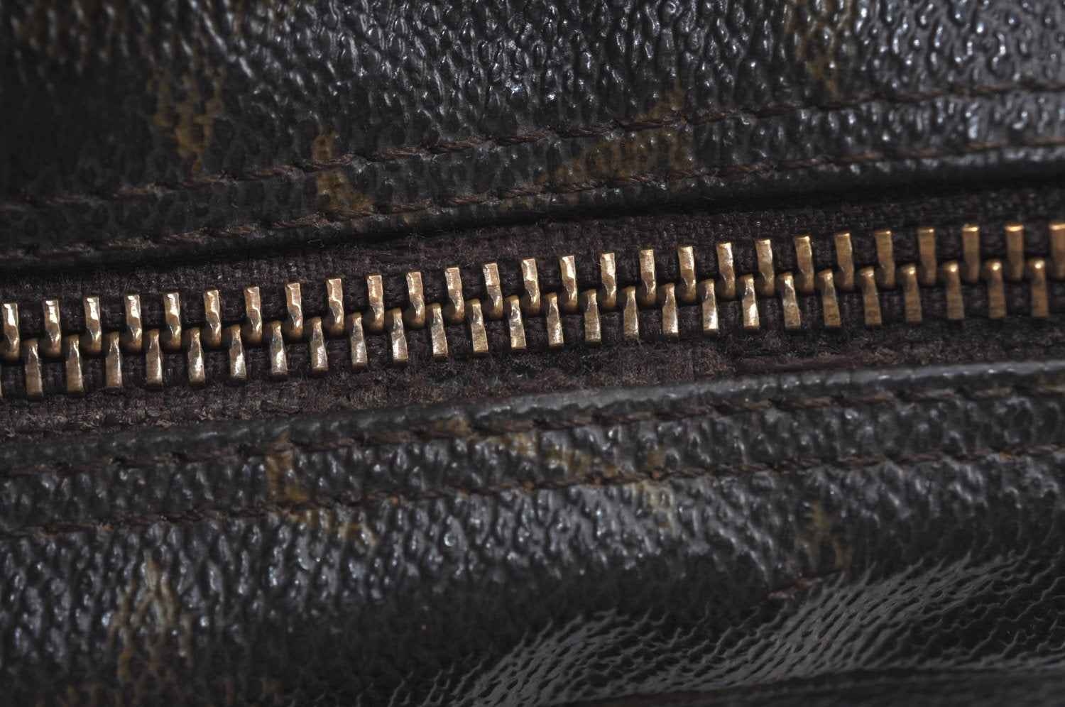 Auth Louis Vuitton Monogram Trousse Toilette 23 Clutch Hand Bag M47524 LV L0456