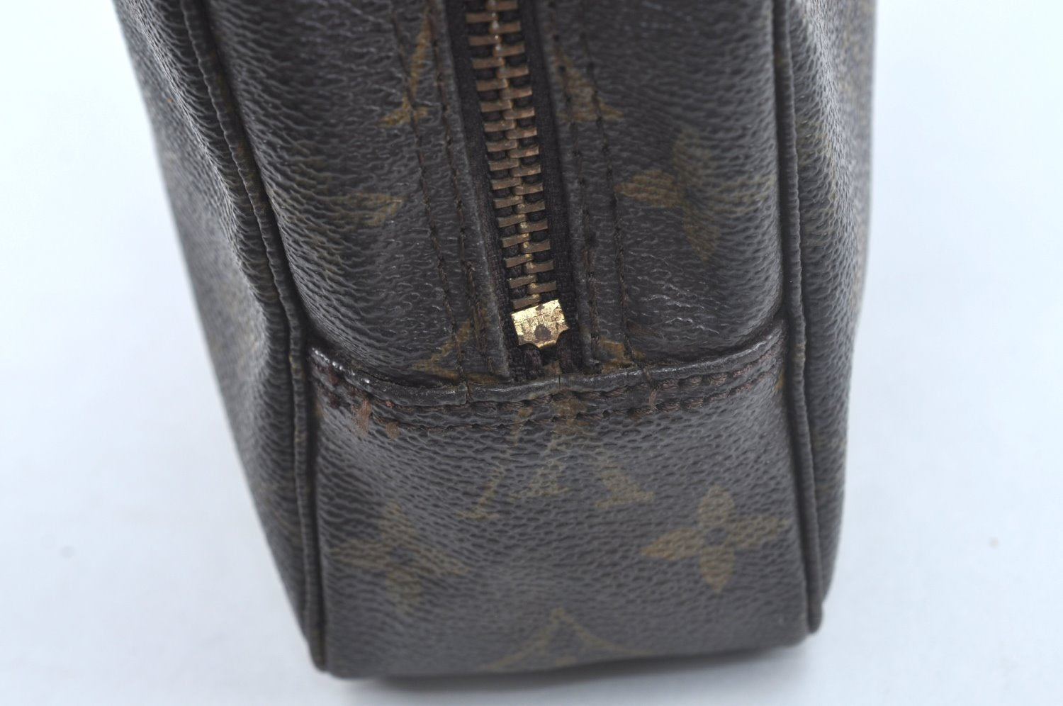 Auth Louis Vuitton Monogram Trousse Toilette 23 Clutch Hand Bag M47524 LV L0456