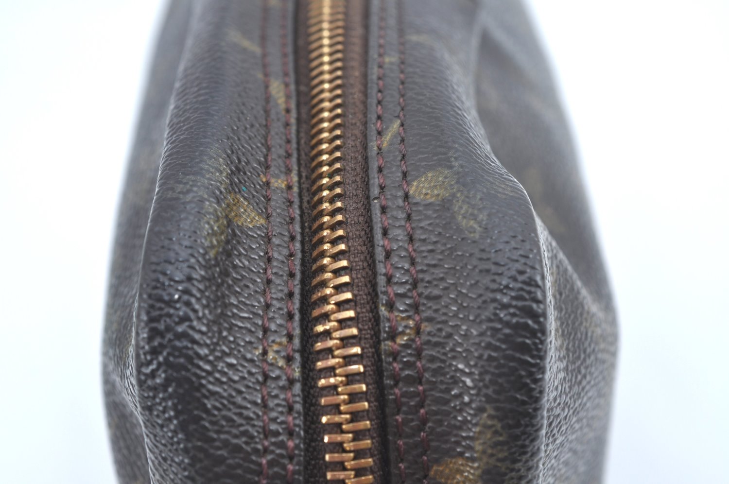 Auth Louis Vuitton Monogram Trousse Toilette 23 Clutch Hand Bag M47524 LV L0458