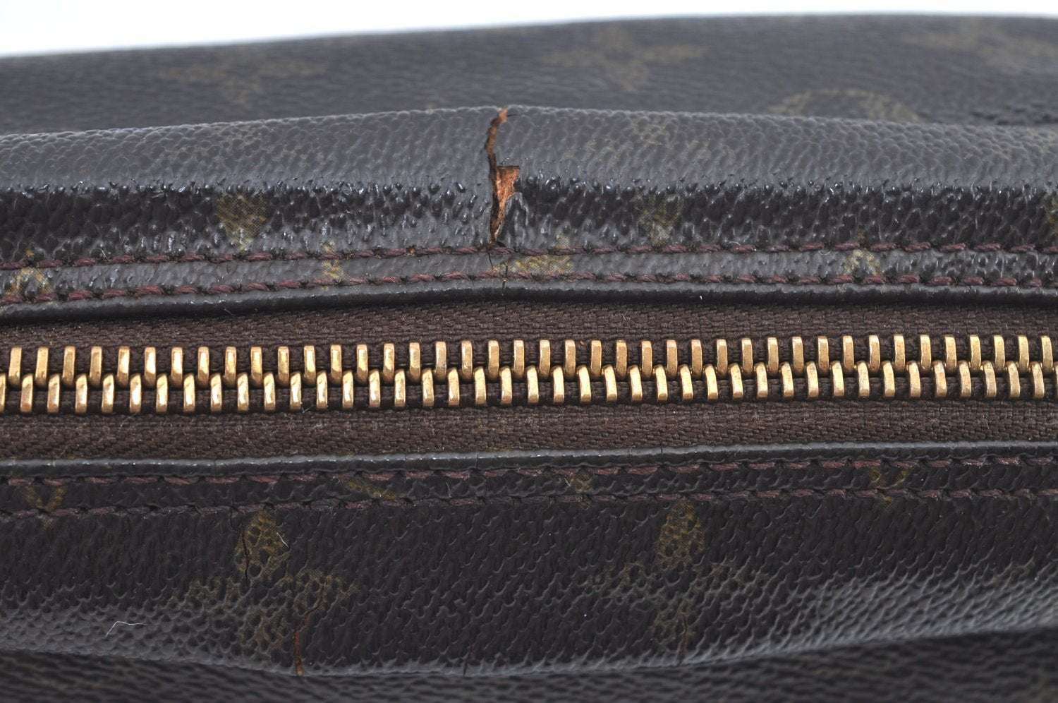 Auth Louis Vuitton Monogram Trousse Toilette 23 Clutch Hand Bag M47524 LV L0458