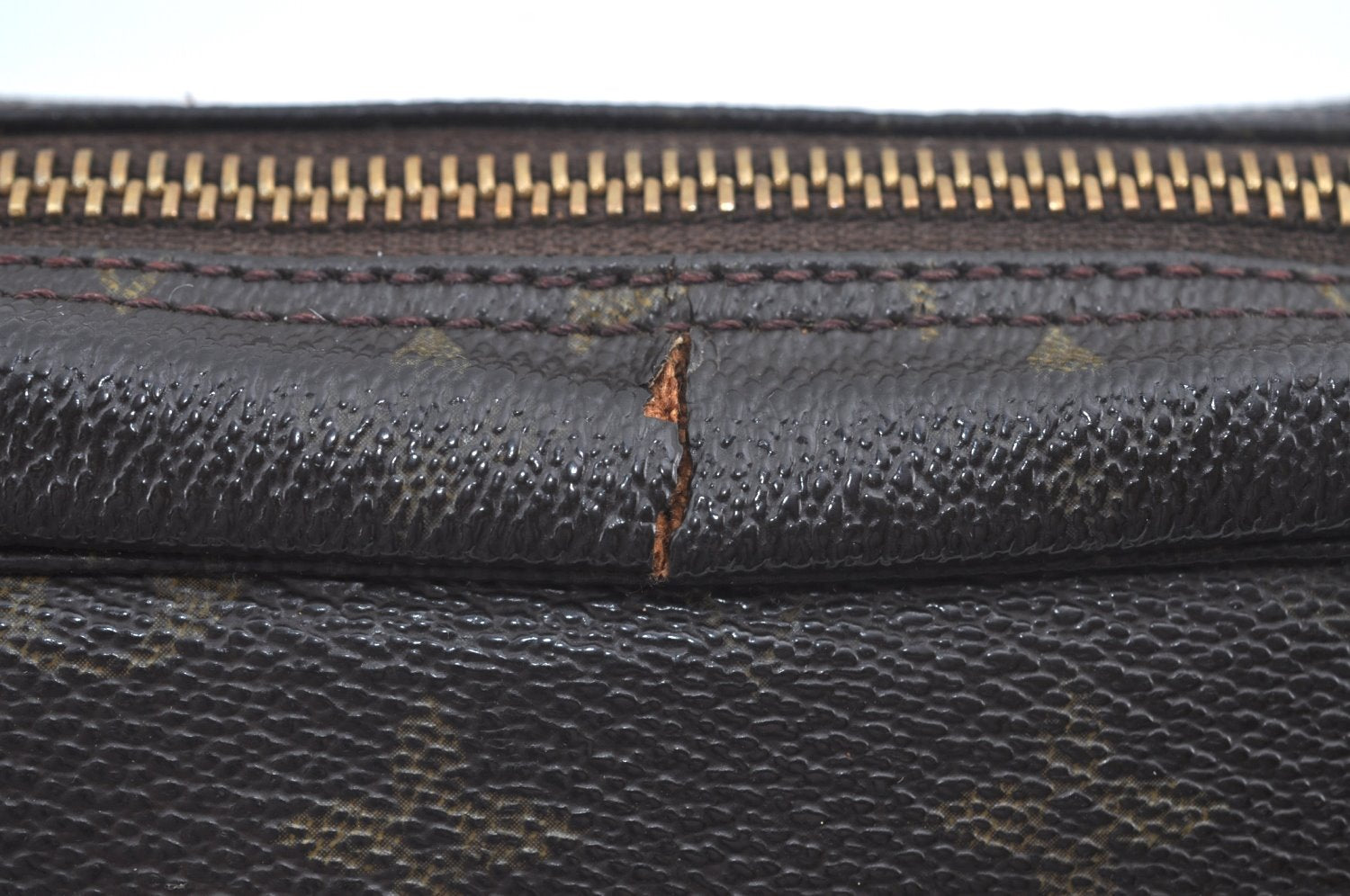 Auth Louis Vuitton Monogram Trousse Toilette 23 Clutch Hand Bag M47524 LV L0458