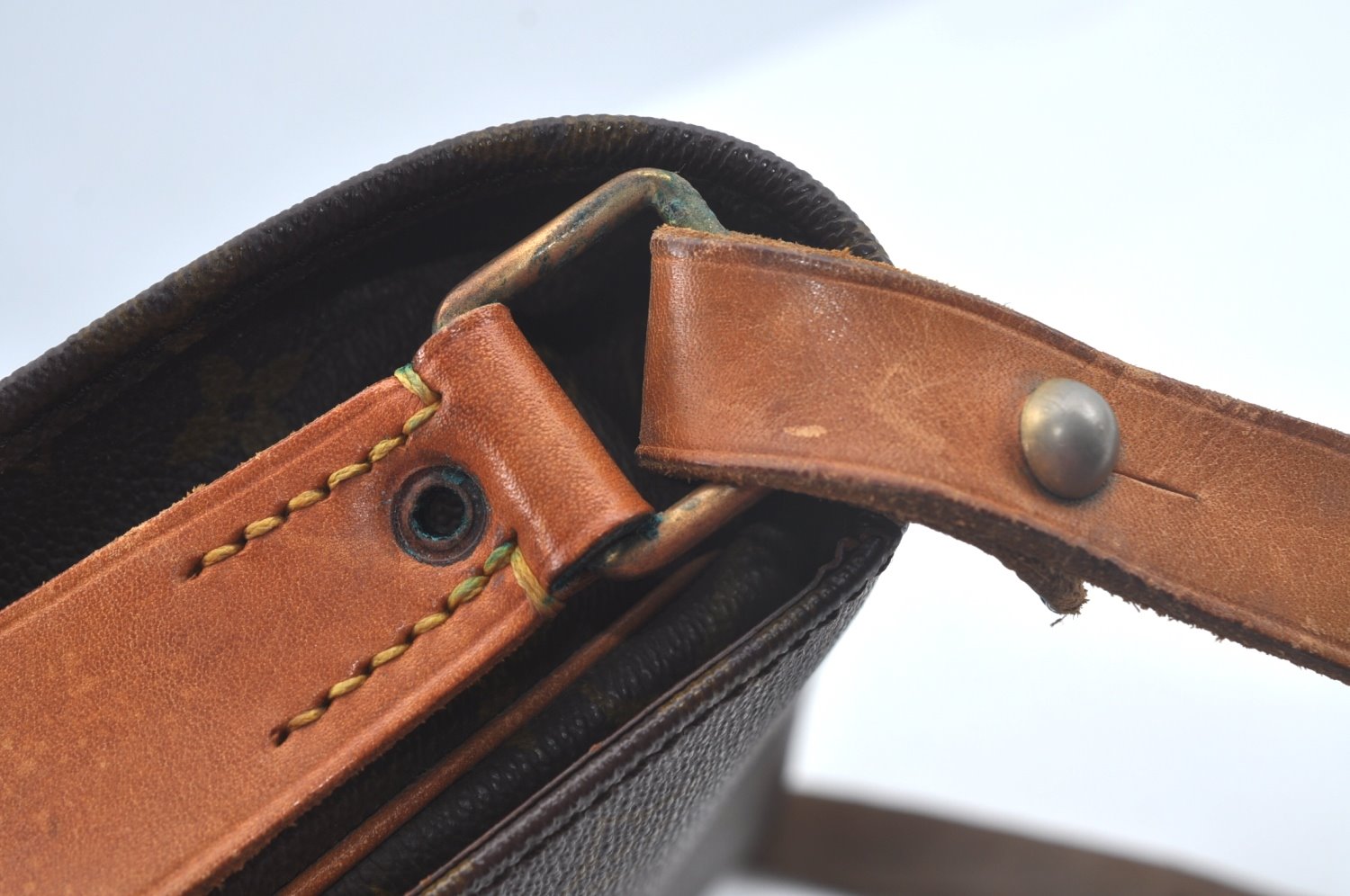 Authentic Louis Vuitton Monogram Cartouchiere GM M51252 Shoulder Cross Bag Junk L0459