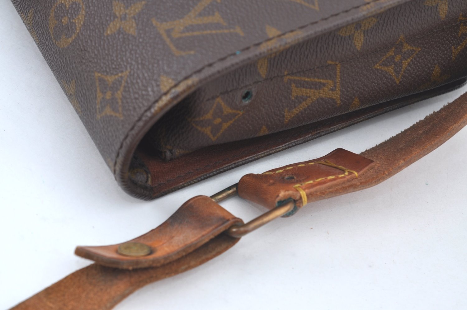 Authentic Louis Vuitton Monogram Cartouchiere GM M51252 Shoulder Cross Bag Junk L0459