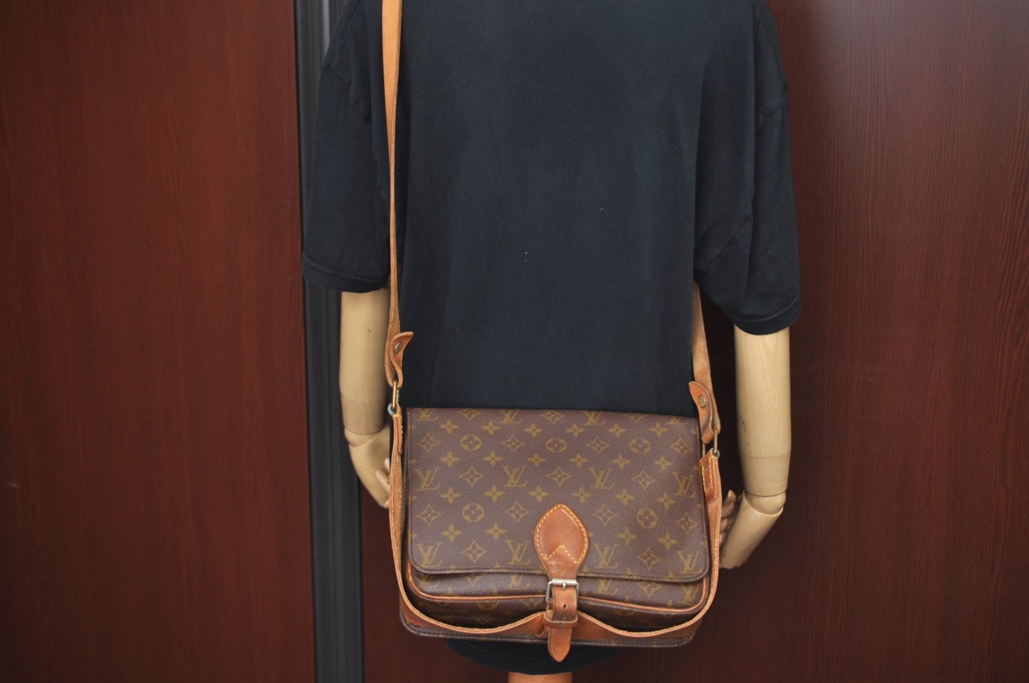 Authentic Louis Vuitton Monogram Cartouchiere GM M51252 Shoulder Cross Bag Junk L0459