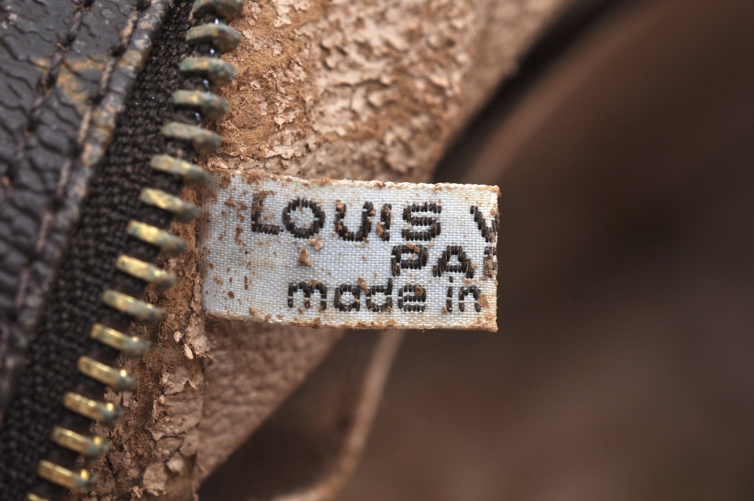 Auth Louis Vuitton Monogram Trousse Toilette 28 Clutch Hand Bag Junk L0461