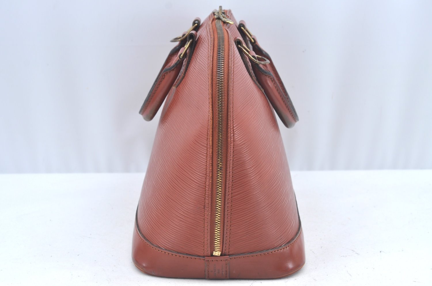 Authentic Louis Vuitton Epi Alma PM Hand Bag Brown M52143 LV L0466