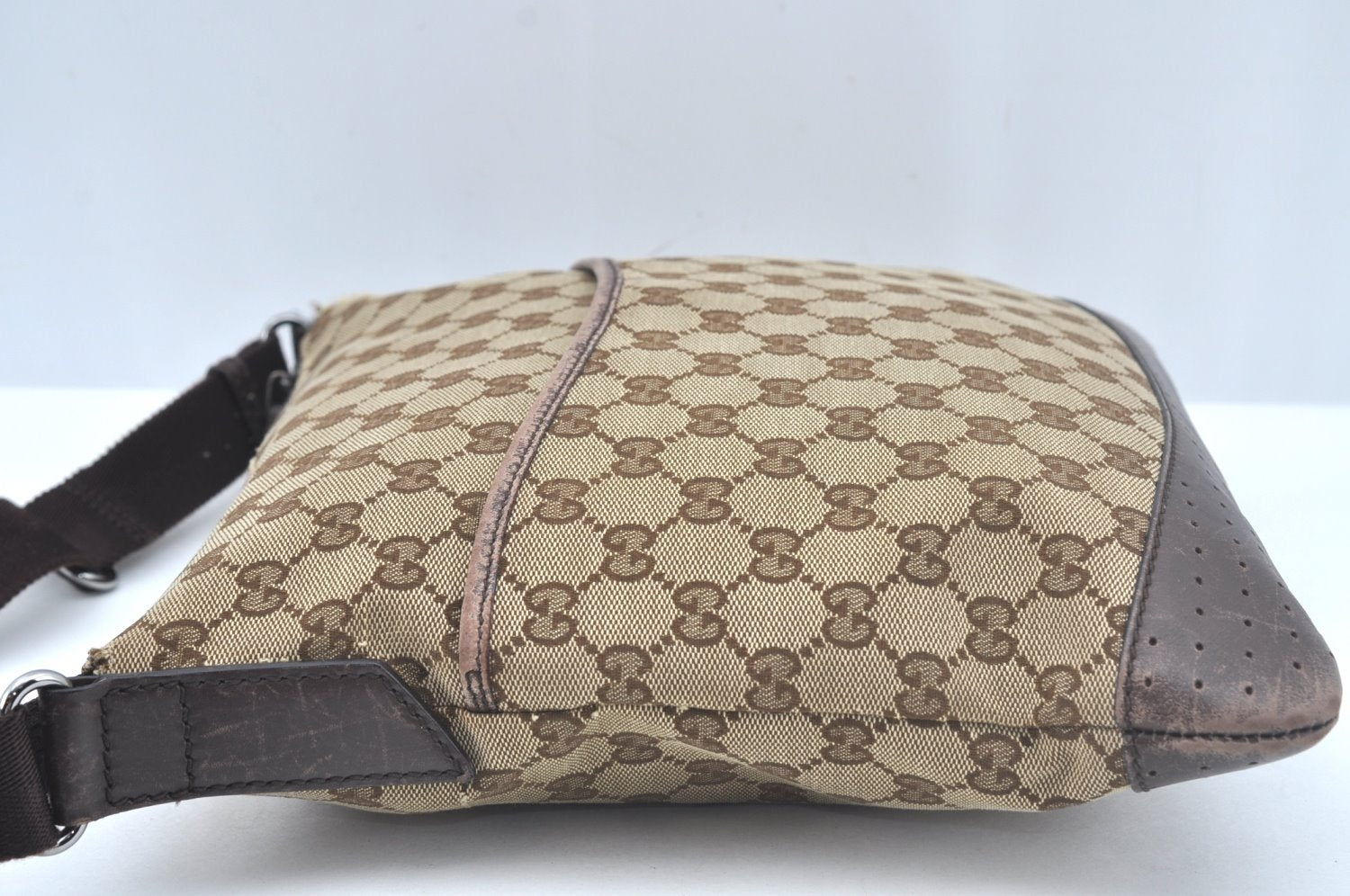 Authentic GUCCI Shoulder Cross Body Bag Purse GG Canvas Leather Brown L0473