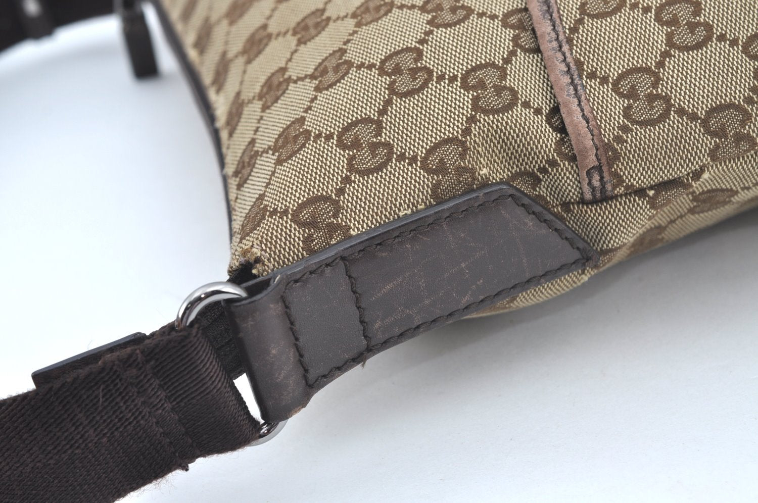 Authentic GUCCI Shoulder Cross Body Bag Purse GG Canvas Leather Brown L0473