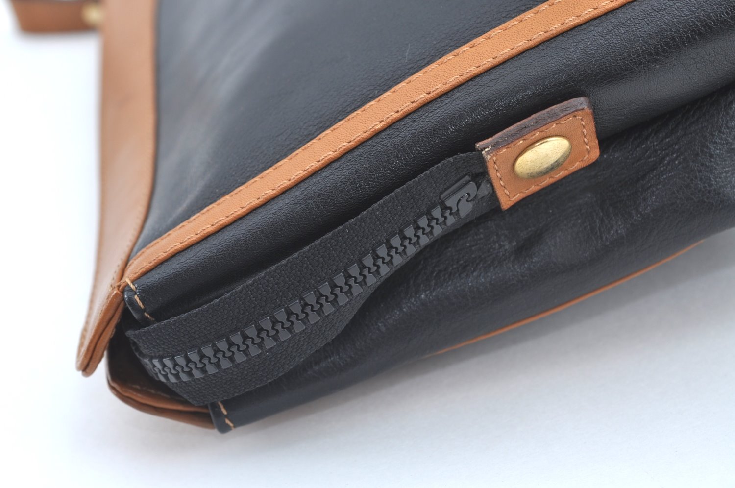 Authentic CELINE Clutch Hand Bag Purse Leather Black Brown L0506