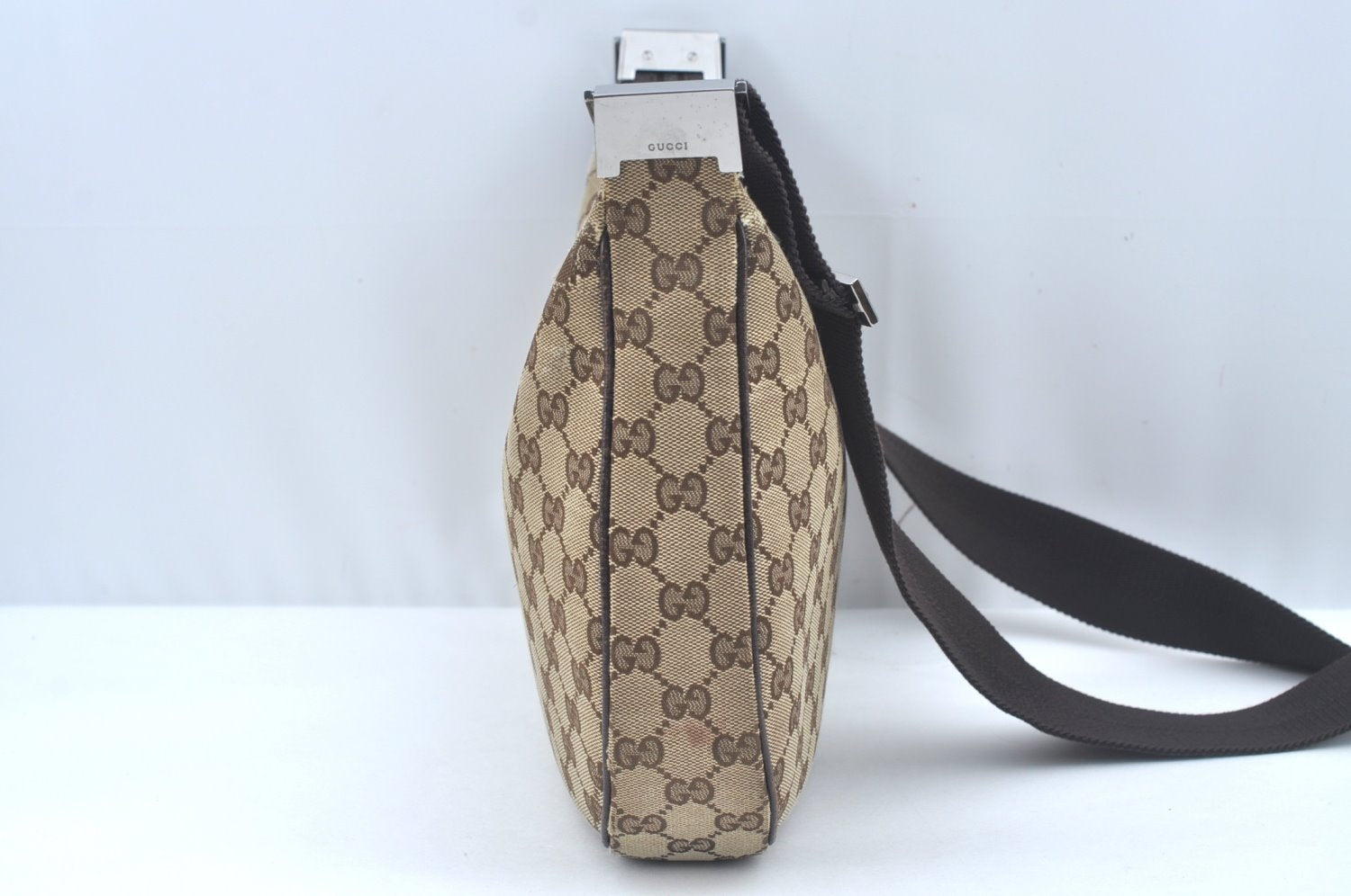 Authentic GUCCI Shoulder Cross Body Bag Purse GG Canvas Leather Brown L0510