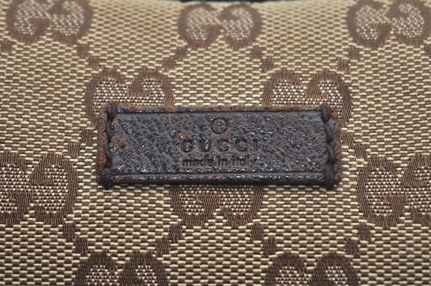 Authentic GUCCI Shoulder Cross Body Bag Purse GG Canvas Leather Brown L0510