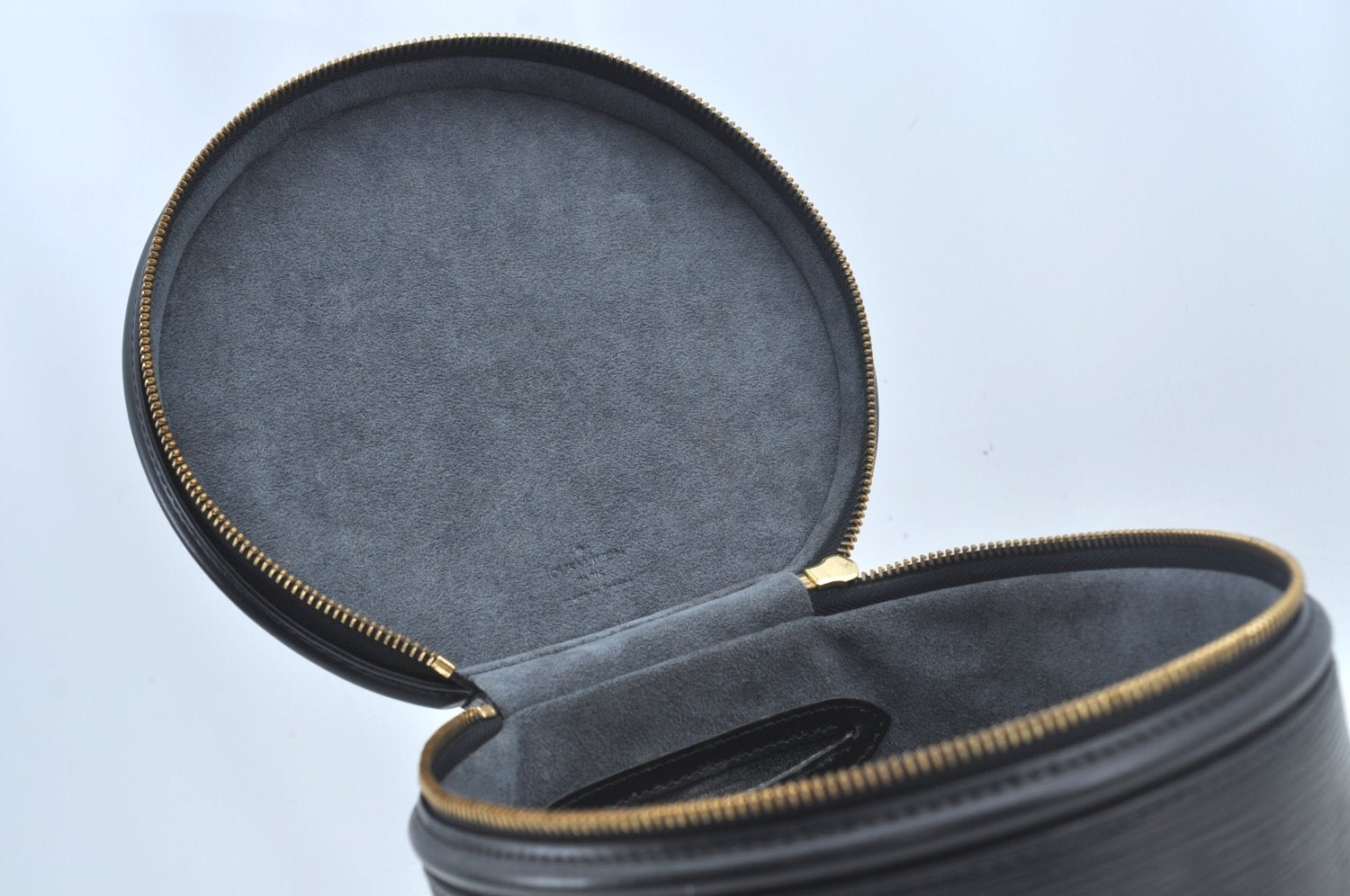 Authentic Louis Vuitton Epi Cannes Cosmetic Hand Bag Purse Black M48032 LV L0519