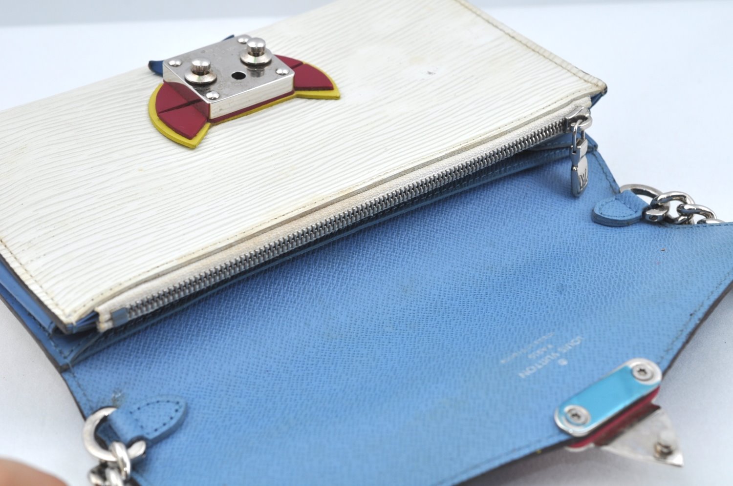 Auth Louis Vuitton Epi Tribal Mask Shoulder Cross Body Bag White M60795 LV L0527