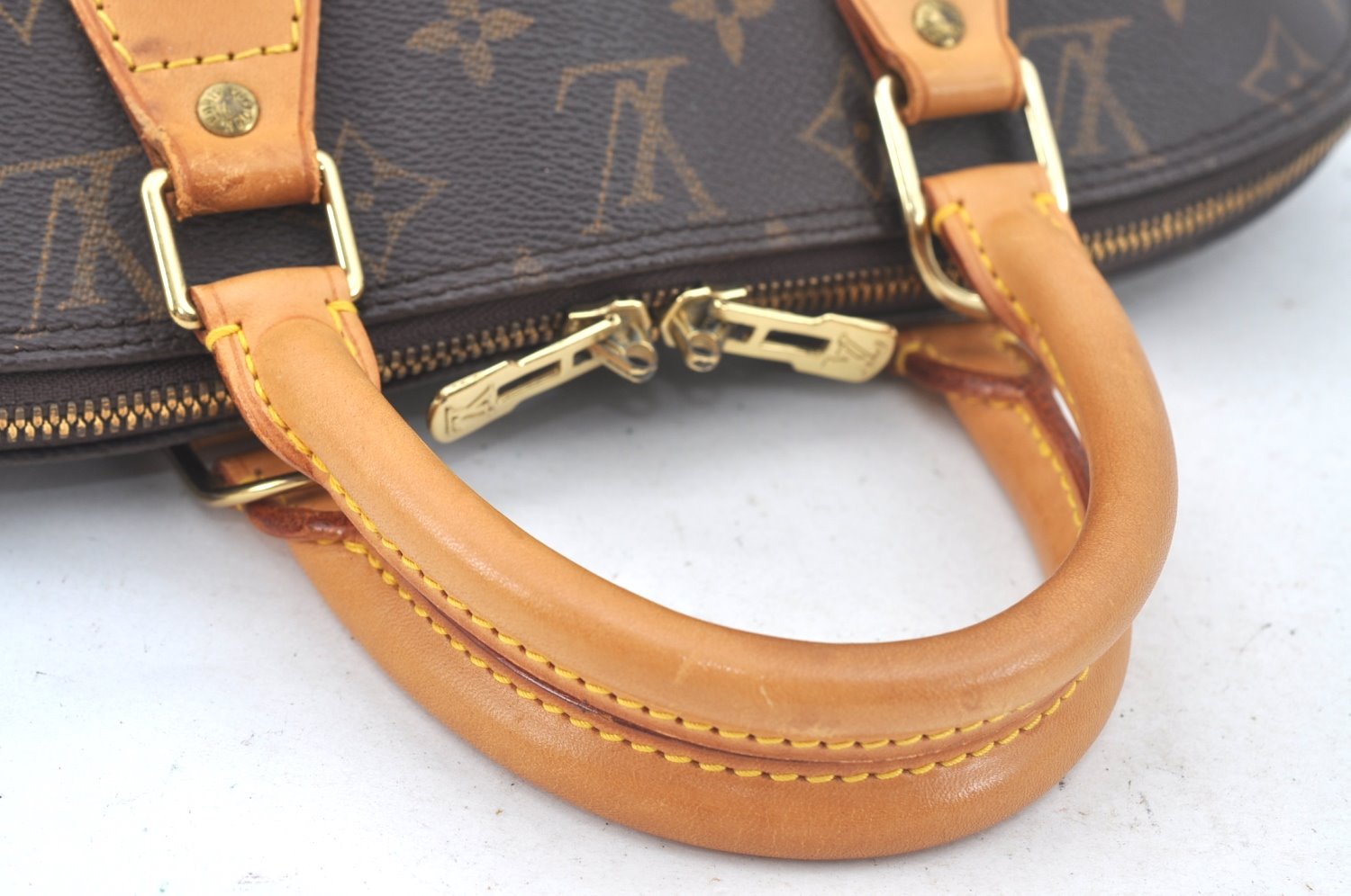 Authentic Louis Vuitton Monogram Alma Hand Bag Purse M51130 LV L0532