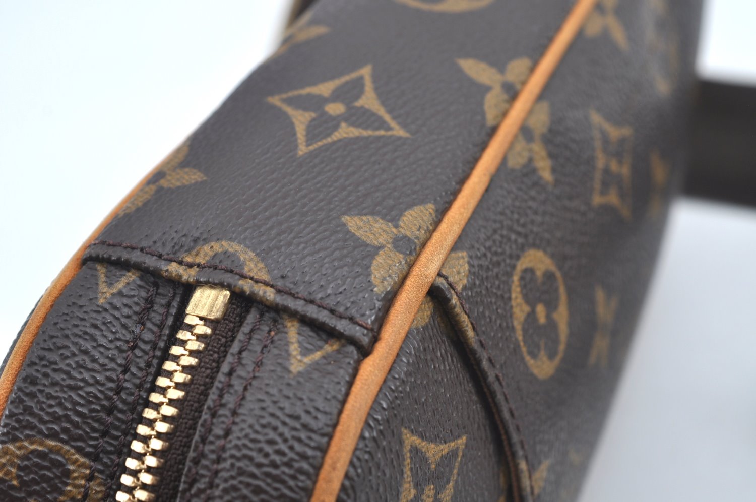 Authentic Louis Vuitton Monogram Pochette Gange Waist Body Bag M51870 LV L0579