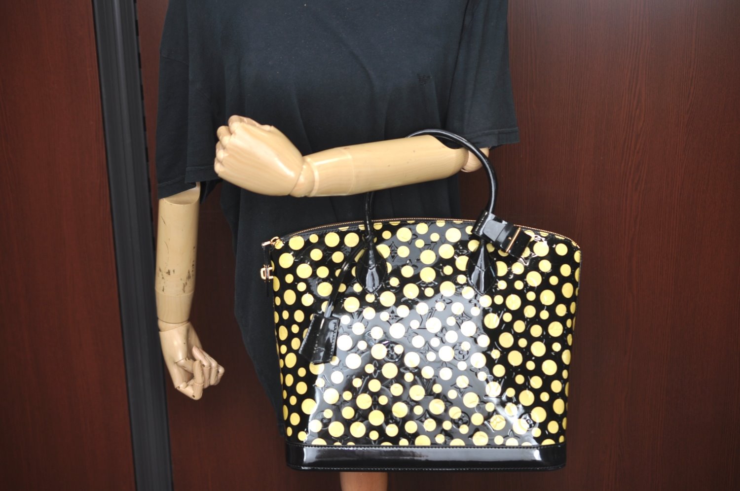 Louis Vuitton Vernis Dots Infinity LockitMM Yayoi Kusama Hand Bag Black LV L0594