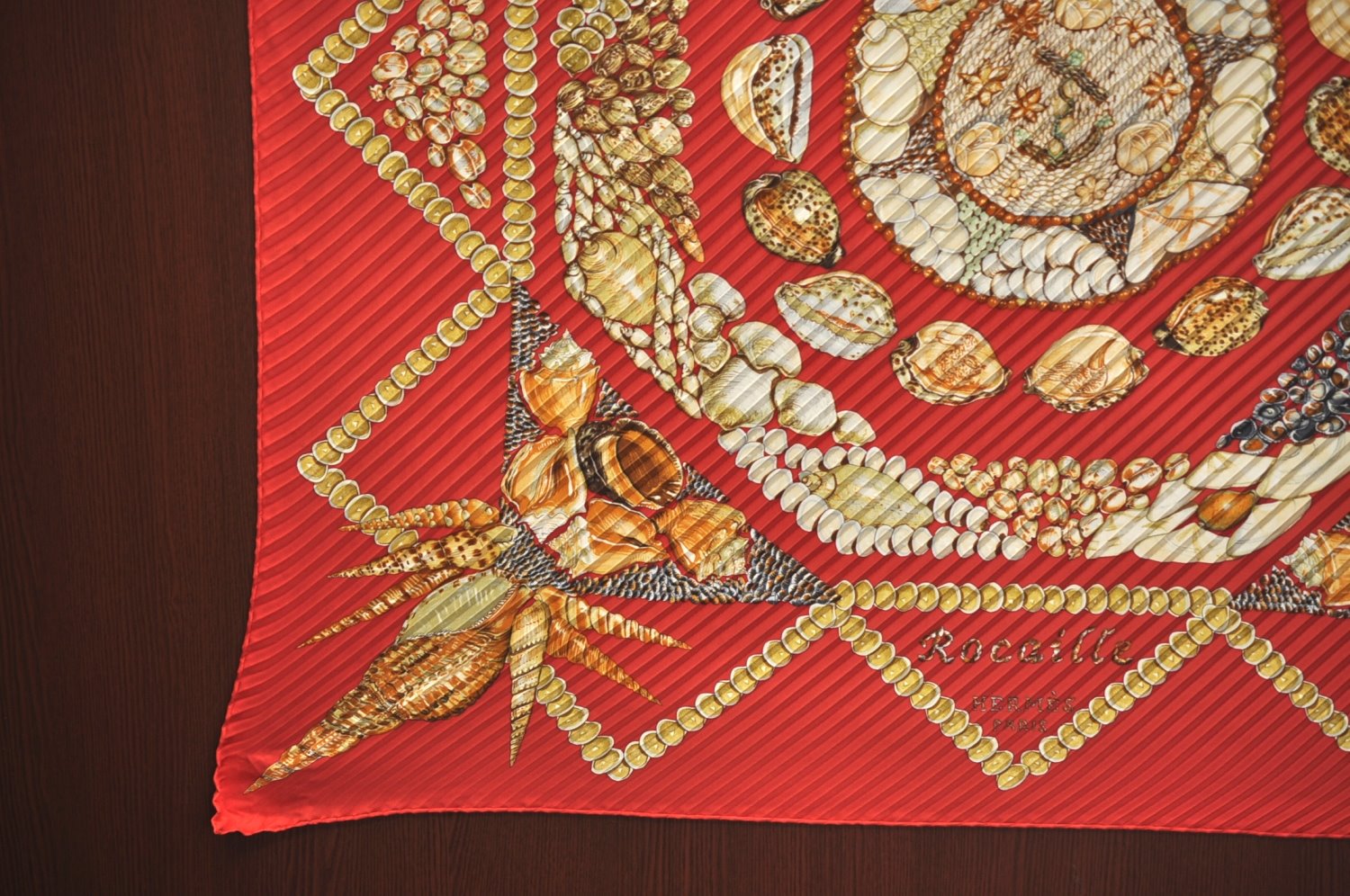 Authentic HERMES Pleats Scarf Shell Motif Silk Red Box L0596