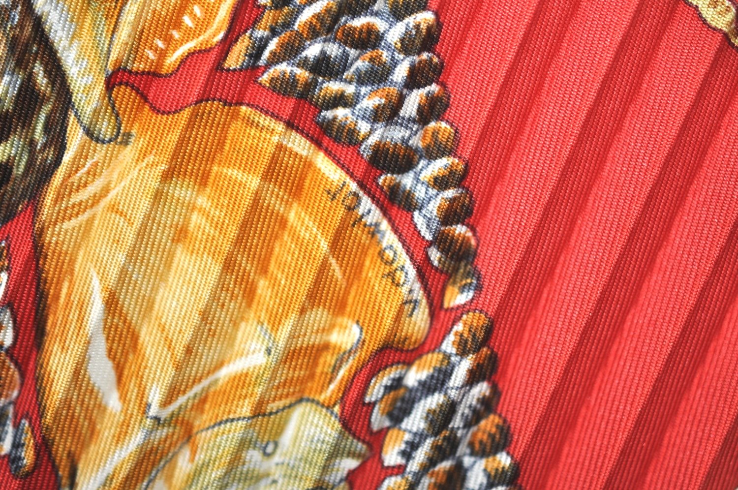 Authentic HERMES Pleats Scarf Shell Motif Silk Red Box L0596