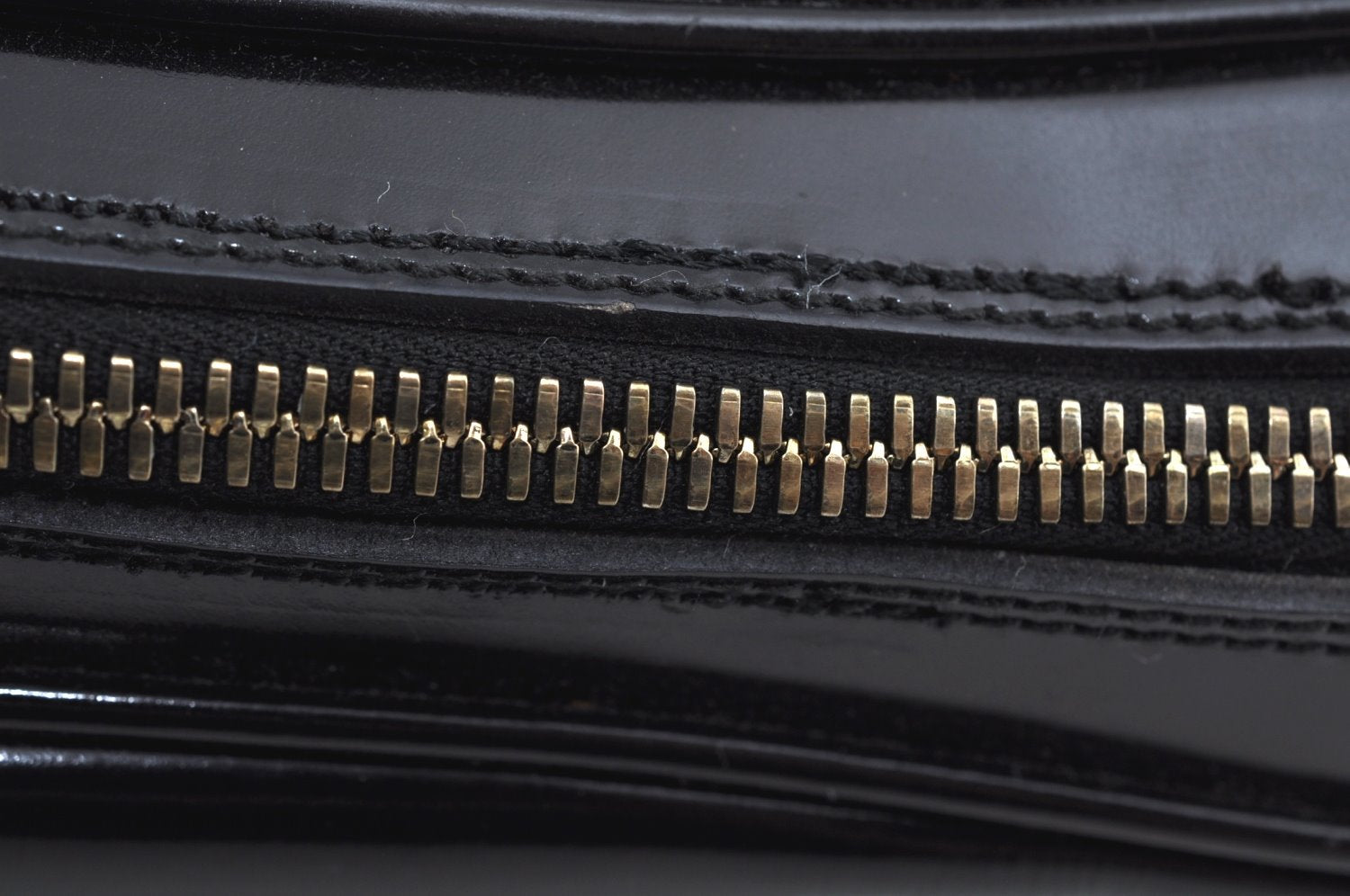 Authentic GUCCI Bamboo Shoulder Bag Enamel Leather Black  L0626