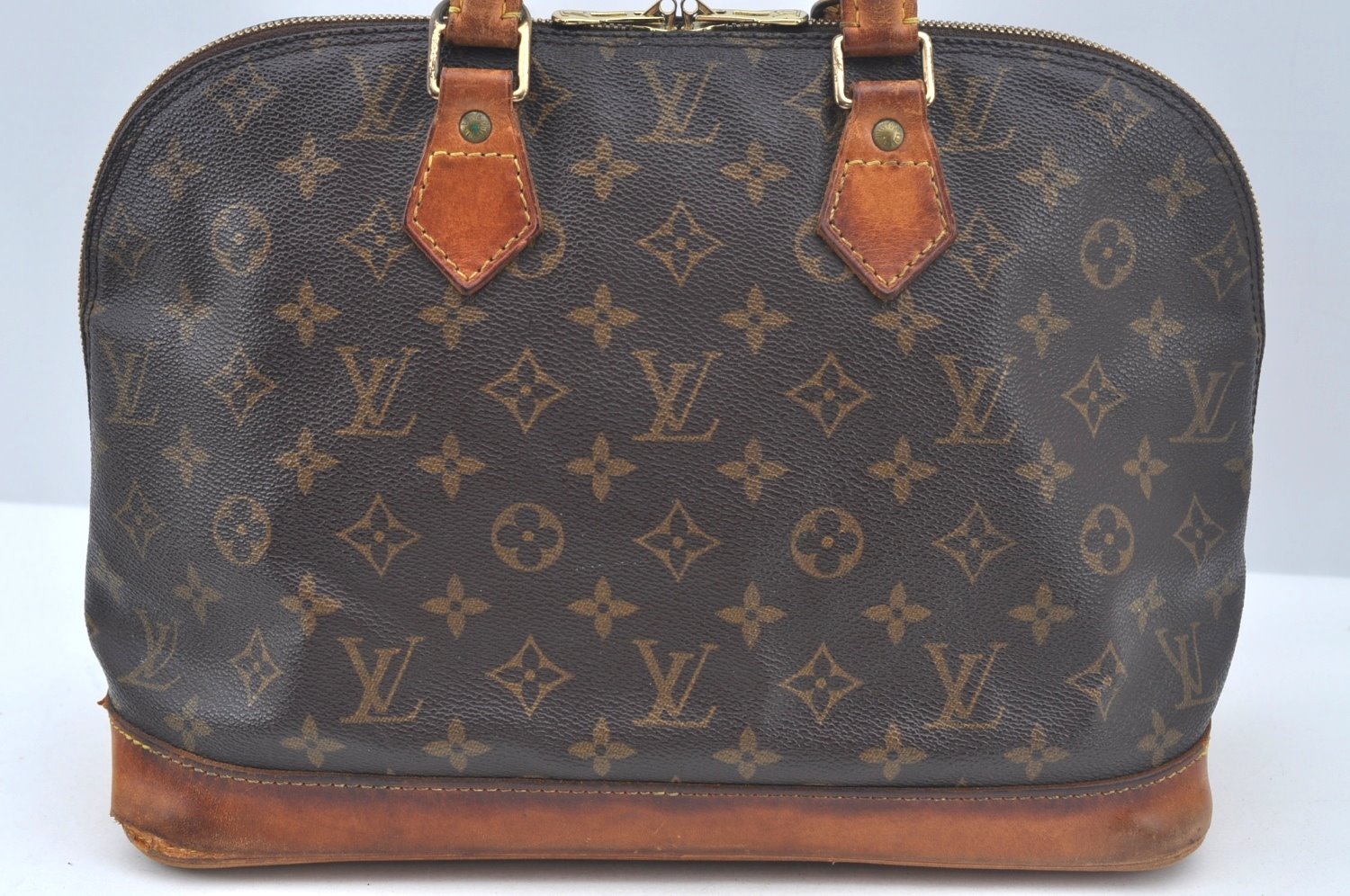 Authentic Louis Vuitton Monogram Alma Hand Bag Purse M51130 LV L0662