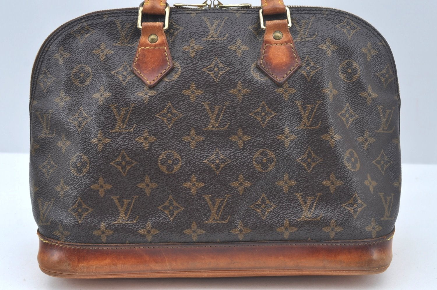 Authentic Louis Vuitton Monogram Alma Hand Bag Purse M51130 LV L0662