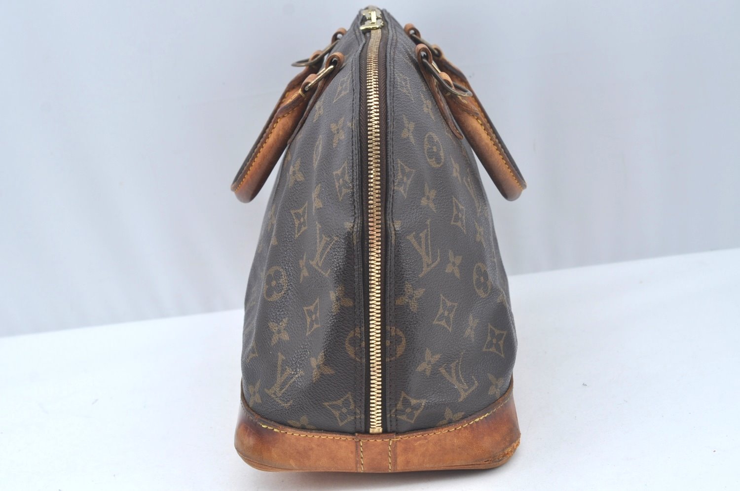 Authentic Louis Vuitton Monogram Alma Hand Bag Purse M51130 LV L0662