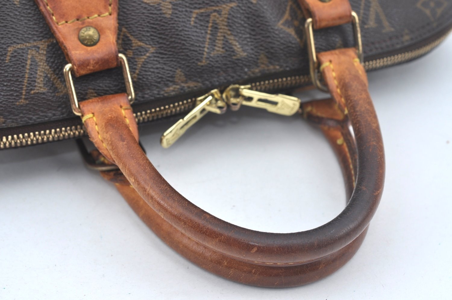 Authentic Louis Vuitton Monogram Alma Hand Bag Purse M51130 LV L0662