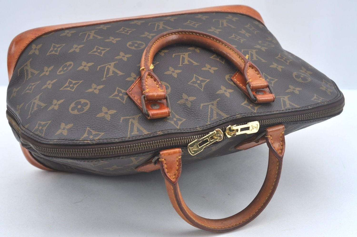 Authentic Louis Vuitton Monogram Alma Hand Bag Purse M51130 LV L0671