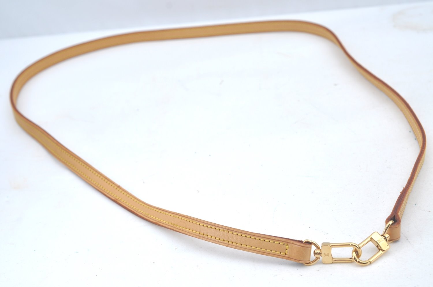 Authentic Louis Vuitton Leather Shoulder Strap Beige 47.2