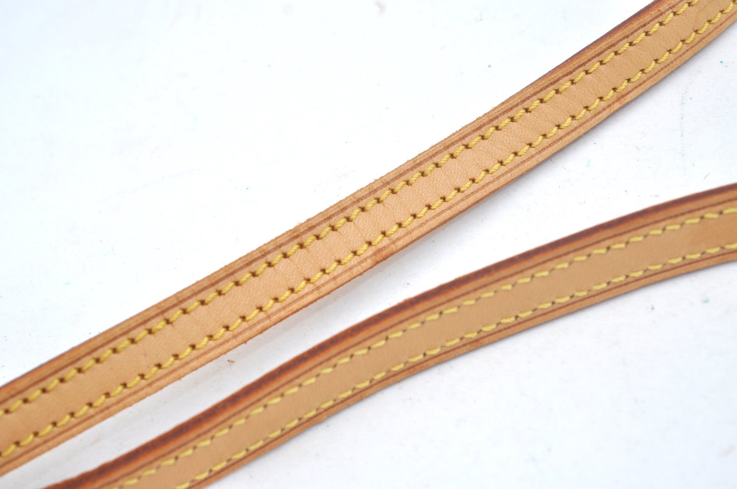 Authentic Louis Vuitton Leather Shoulder Strap Beige 47.2