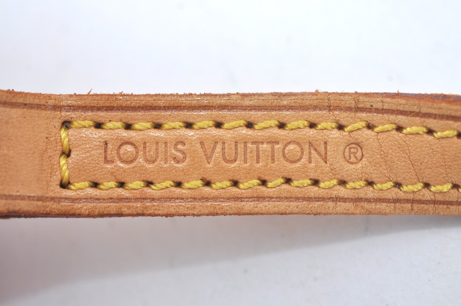 Authentic Louis Vuitton Leather Shoulder Strap Beige 47.2